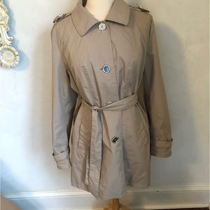 Lane Bryant Tan rain coat w/button closure & draw string back design Size 14-16